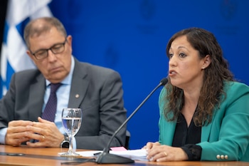 El ministro de Economía de Uruguay, Gabriel Oddone, junto a la ministra de Industria, Fernanda Cardona (Presidencia)