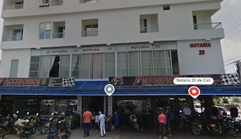 Así era el edifico en el que funcionaba la Notaría 20 de Cali antes de derrumbarse a causa del terremoto del lunes 10 de agosto - crédito Google Maps