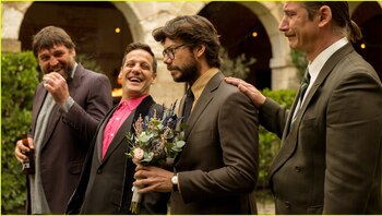 Hovik Keuchkerian y Álvaro Morte