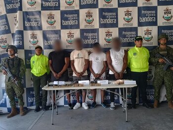 Cuatro presuntos integrantes de los
