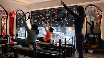 Pulso yoga pilates salud ejercicio