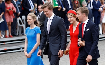 La princesa Eleonore, el príncipe Gabriel, la princesa heredera Elisabeth y el príncipe Emmanuel de Bélgica asisten a las celebraciones del Día Nacional de Bélgica de 2022. (REUTERS/Yves Herman).