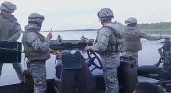 Momento en que la Armada