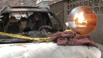 Sujetos encapuchados queman vehículo en el Rímac: camioneta terminó destruida por el fuego