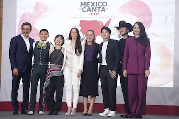 Junior H y Majo Aguilar participaron en la presentación de la segunda edición de México Canta, iniciativa para prevenir la violencia y las adicciones entre jóvenes (EFE/Sáshenka Gutiérrez)