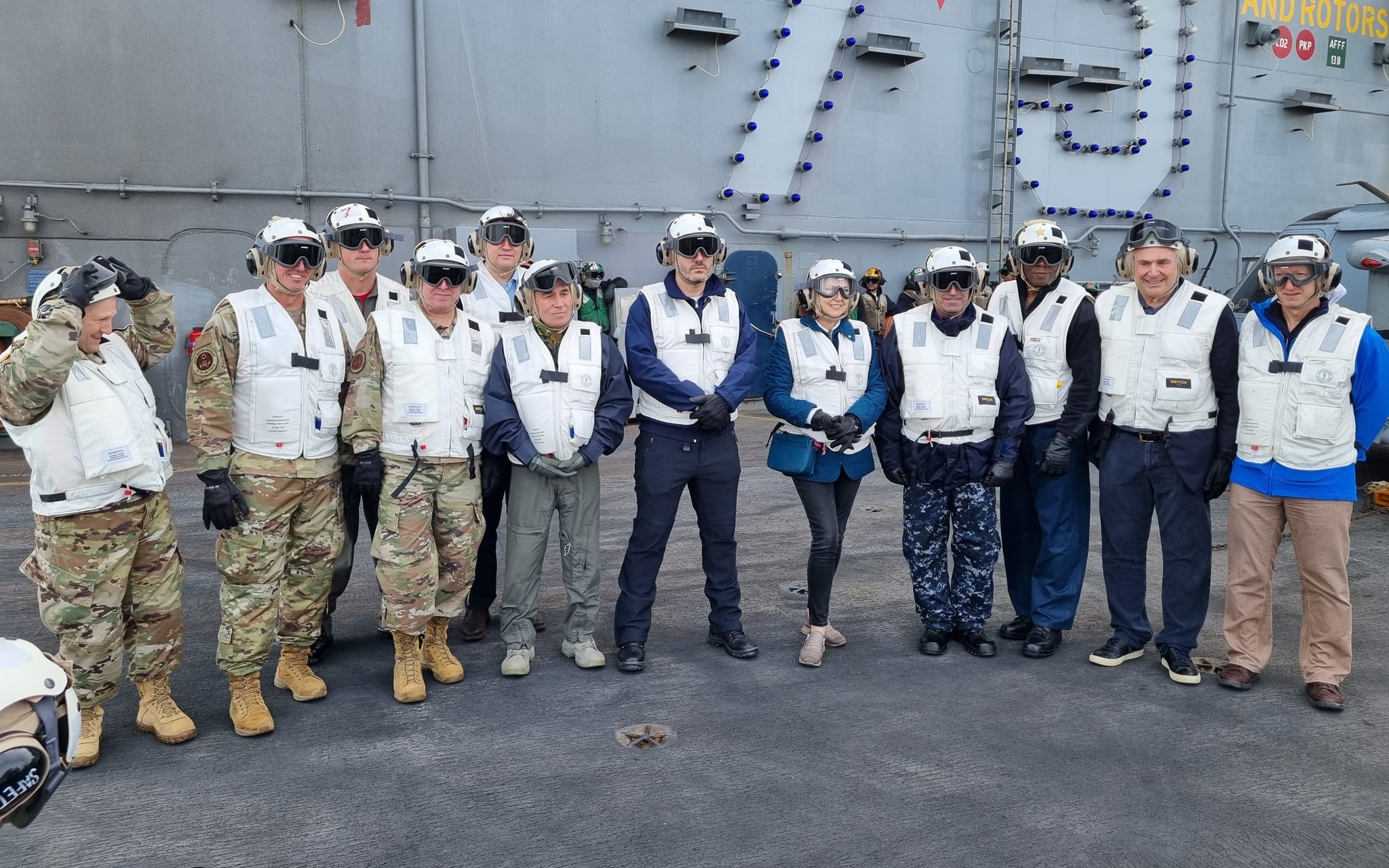 Infobae desde el portaaviones USS George Washington