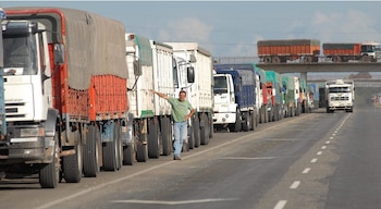 Filas para pasar la frontera