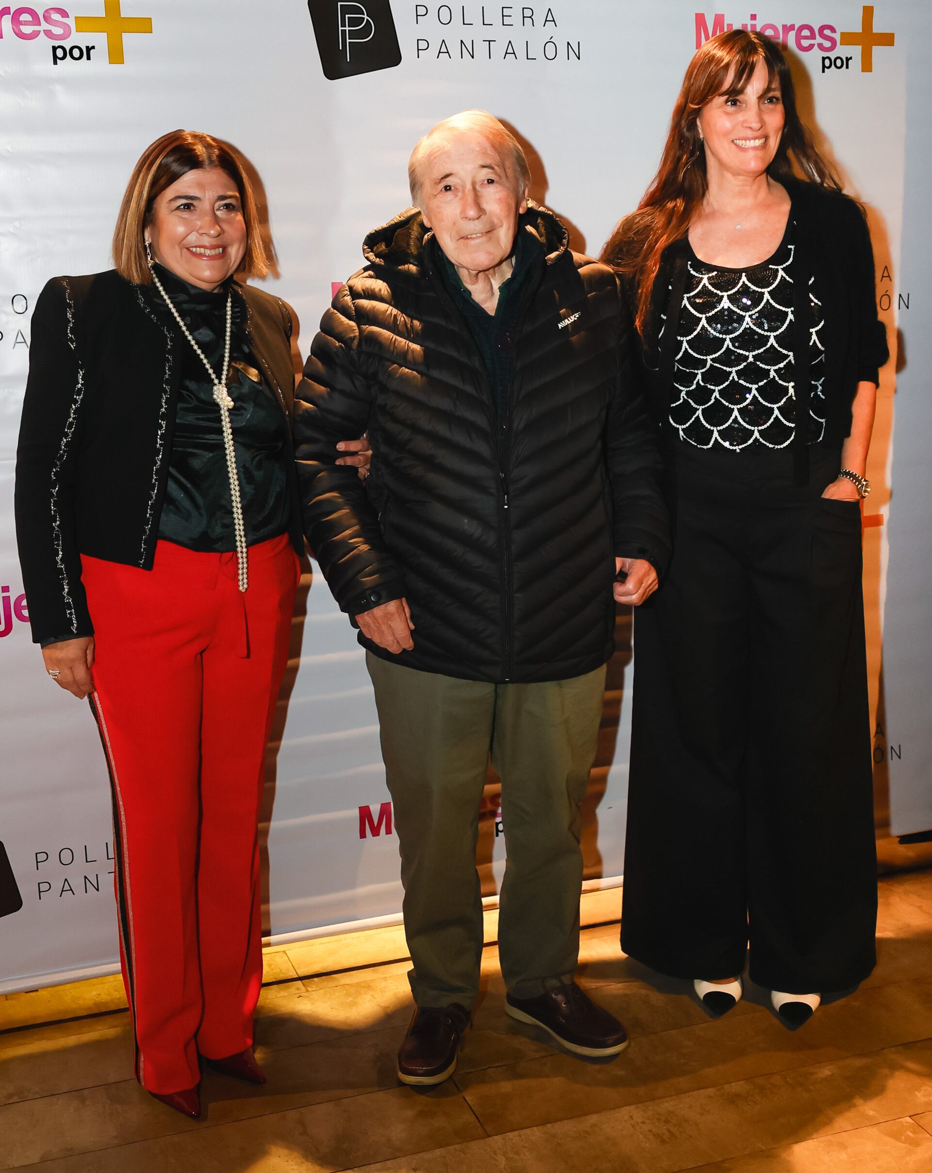 El ex vocero del presidente Raúl Alfonsín, Juan Ignacio López, fue recibido por Pollera Pantalón (RS Fotos)