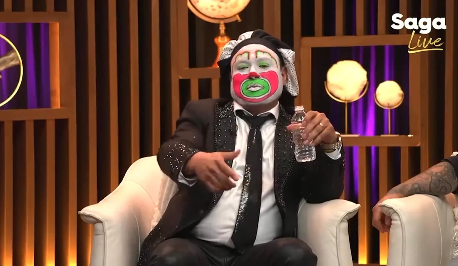 Brincos Dieras y La Chupitos contaron sus anécdotas dando shows a narcos con Adela Micha. (Capturas de pantalla)