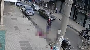 Un colectivero atropelló a un cartonero y una jubilada en Isidro Casanova