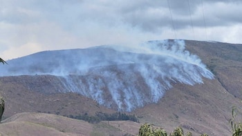 EN VIVO | Continúa la emergencia por incendio forestal en Villa de Leyva: ministro del Interior aseguró que está controlado el 75%