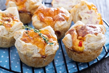 Mini quiches variadas (Freepik)