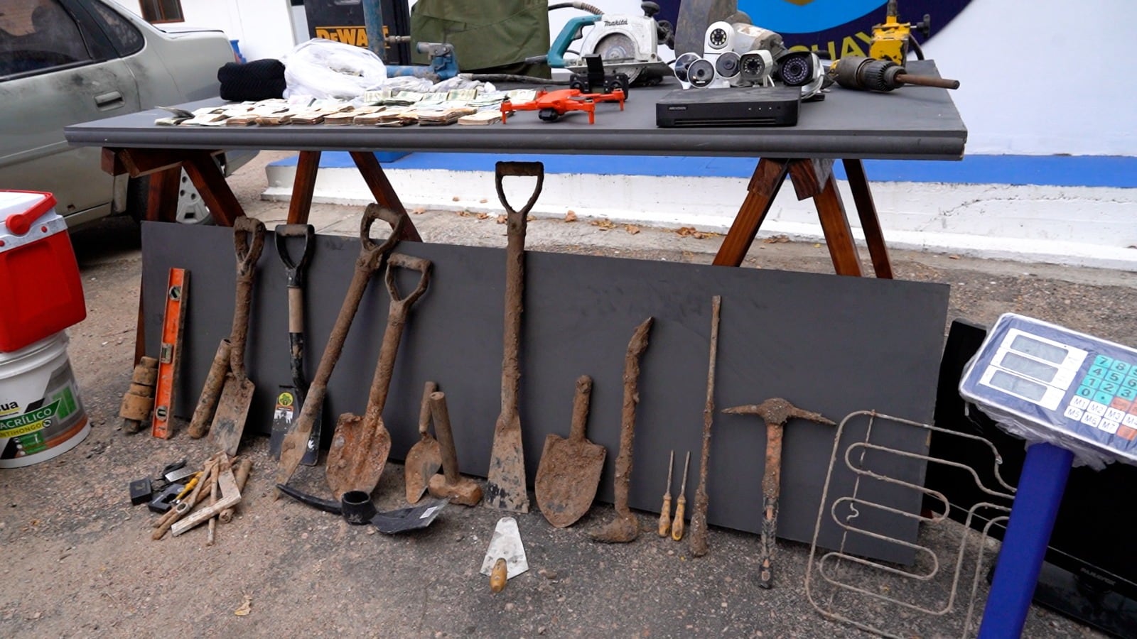 Incautaciones en procedimiento que permitió evitar el robo de un banco en Uruguay (Ministerio del Interior)