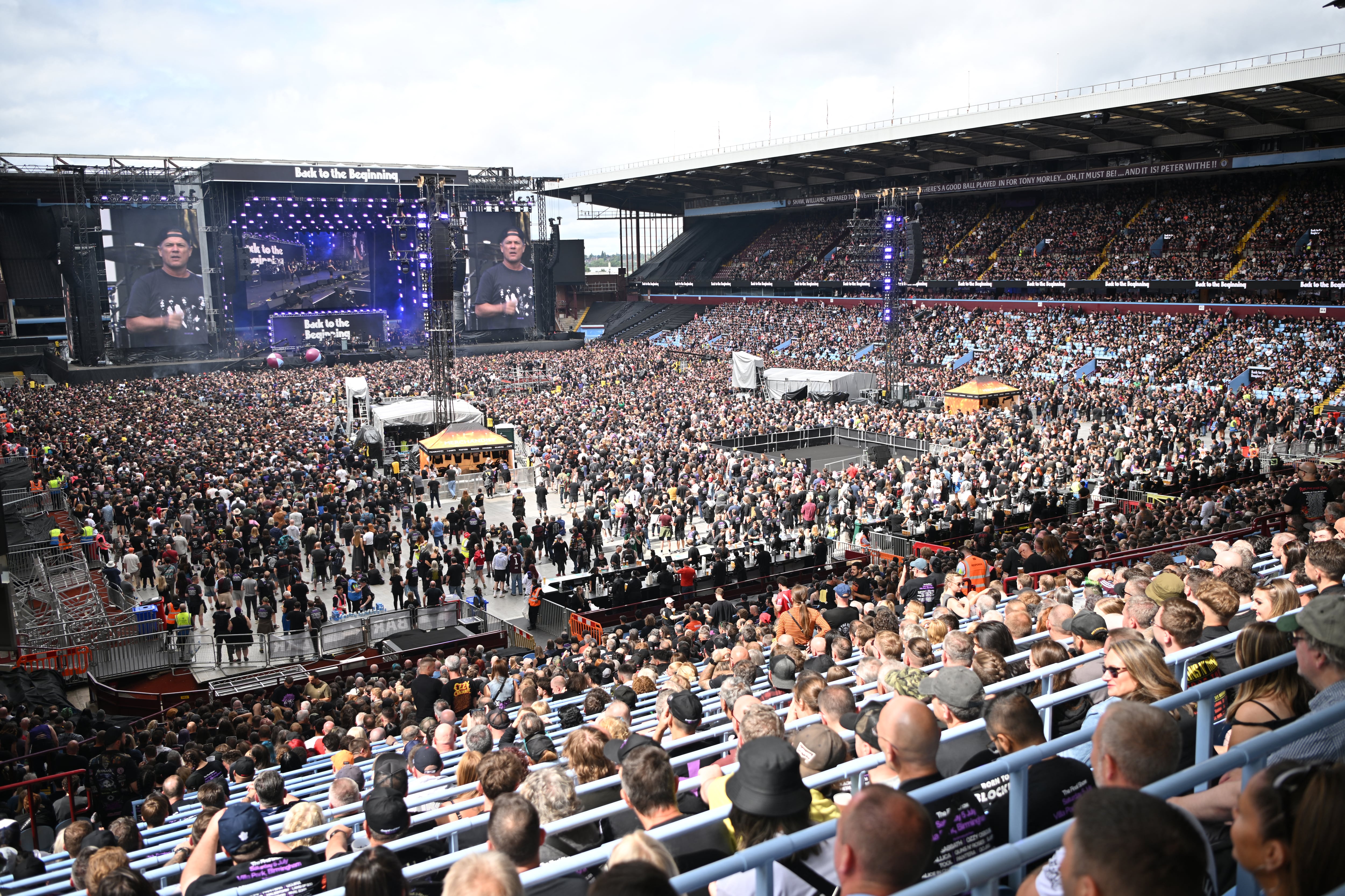 Ozzy Osbourne interpretó sus clásicos junto a la formación original de Black Sabbath en un evento histórico que se transmitió globalmente vía streaming (ANDY BUCHANAN / AFP)