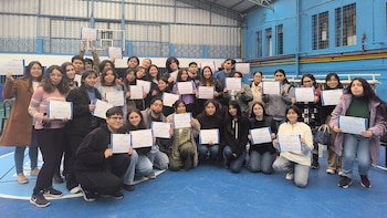 Jóvenes finalizando el programa "Tu