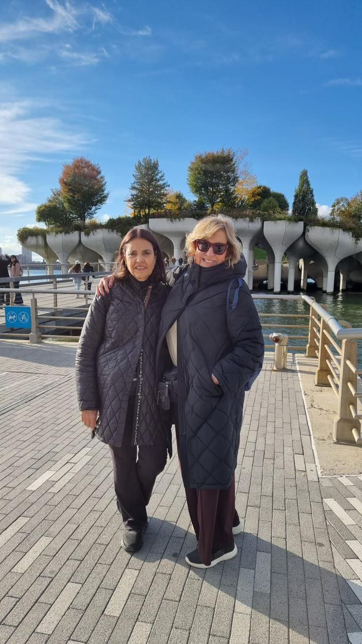 La conductora recorrió lugares emblemáticos de Manhattan, como el High Line y Hudson Yards, durante su estadía en la Gran Manzana