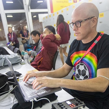 El periodista buscó ayuda en