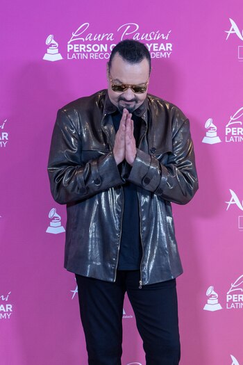 Pepe Aguilar en el photocall