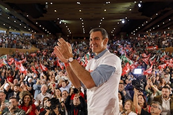 El secretario general del PSOE y presidente del Gobierno, Pedro Sánchez, en un acto de precampaña. (ÁLEX CÁMARA/EUROPA PRESS)