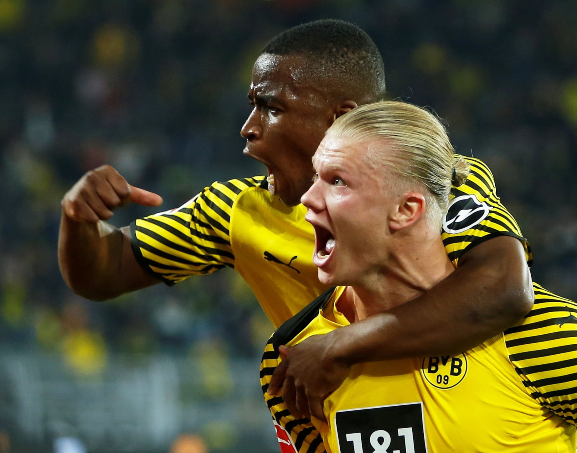 El jugador nacionalizado alemán jugó con Haaland y se convirtió en el goleador más joven de la Bundesliga (REUTERS/Leon Kuegeler)