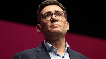 Burnham ve "indicios claros" sobre la implicación de Irán en el incidente cerca de la base de Fairford