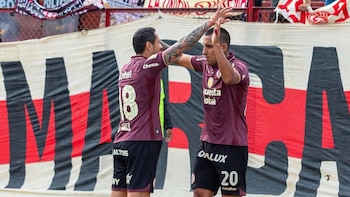 Gianluca Lapadula y Alex Valera han formado la dupla de Universitario en las recientes fechas del Torneo Clausura 2026. - Crédito: Liga 1