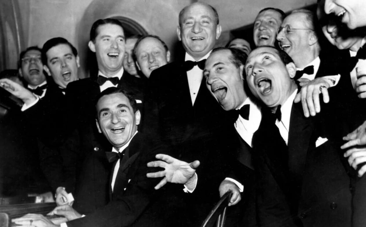 La composición, inspirada por una profunda pérdida familiar, trascendió su origen personal para convertirse en uno de los villancicos más interpretados en la historia de la música (AP)