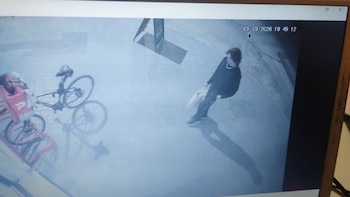 Nueva pista en la búsqueda de Mariano Martínez: un video lo muestra mientras entrega un CV en Córdoba