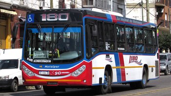 Fue en un colectivo de