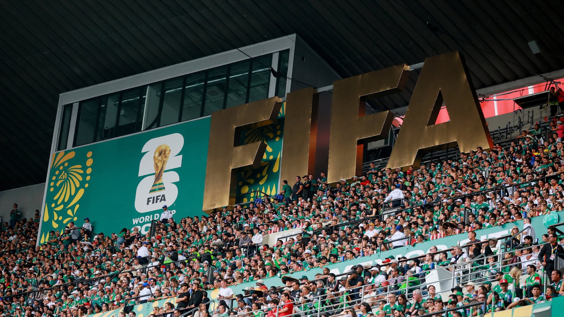 Senado mexicano impulsa mantener ascenso y descenso; FIFA podría intervenir