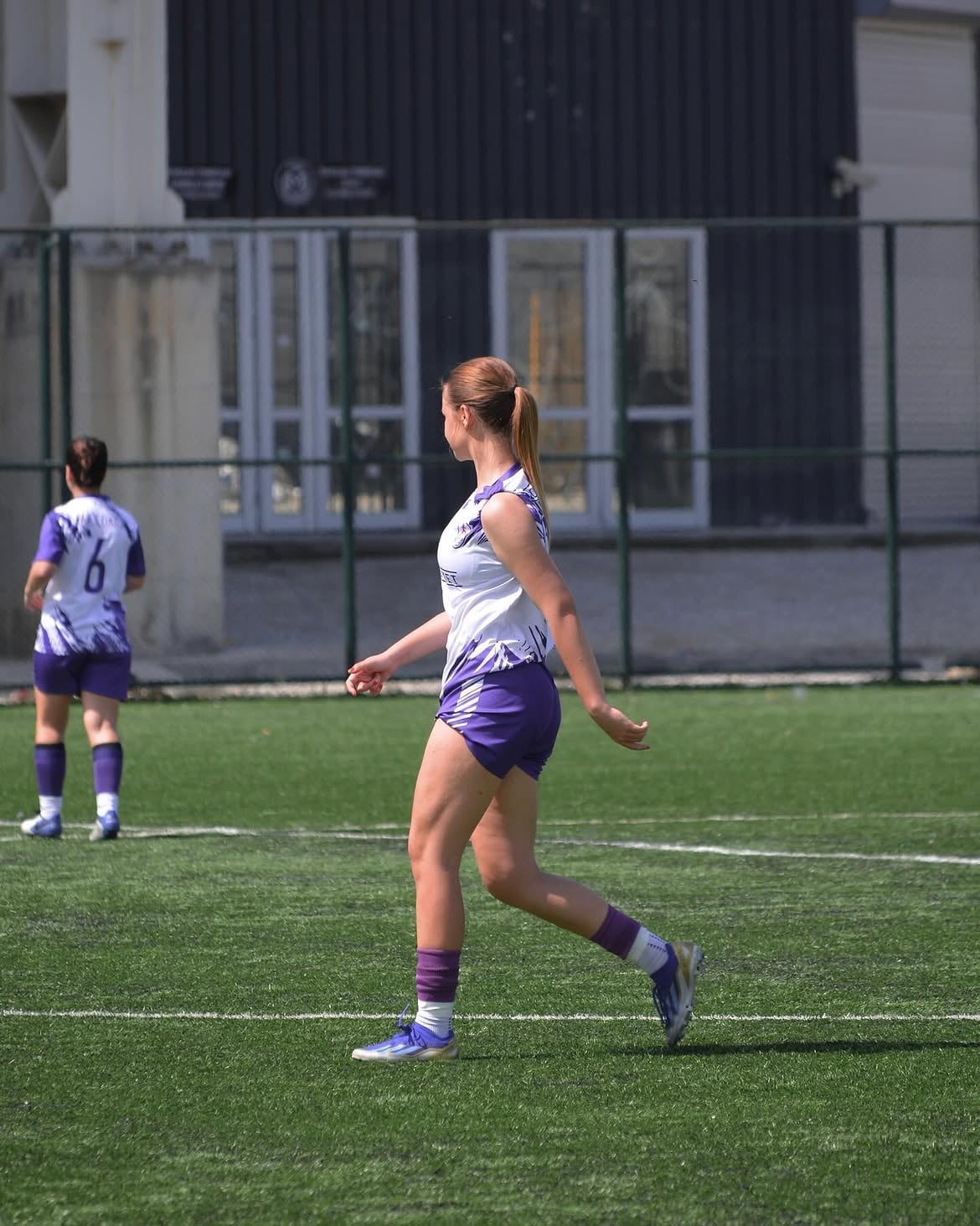 En su cuenta de Instagram tiene varias fotos de su etapa como futbolista