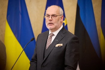 Karis propuso enviar un representante