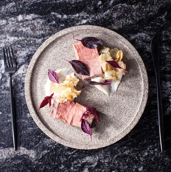 Gonzalo Aramburu cocinó en España