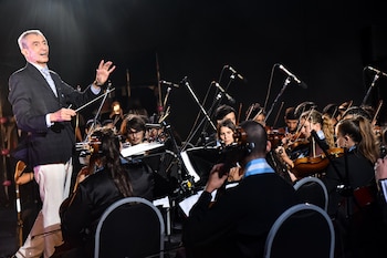 Nelson Castro asumió la conducción