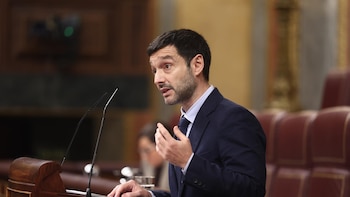 Sumar ve a Pablo Bustinduy como el verdadero ministro de Vivienda y avisa al PSOE: "Que se ponga las pilas"