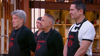 Quién fue el primer eliminado de MasterChef Celebrity por un plato con grasa cruda y contaminación por plástico