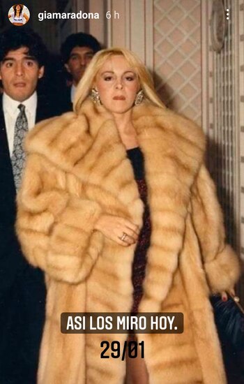 Claudia Villafañe ilustrando la publicación