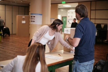 Las autoridades de mesa deben