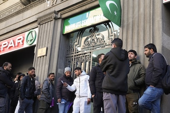 Colas ante el Consulado de