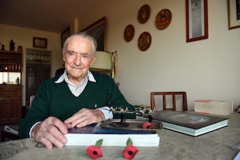 En su juventud, conoció al