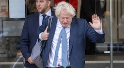 El ex primer ministro británico Boris Johnson viajaba en el tren anterior al atacado por un dron ruso cerca de la frontera entre Ucrania y Polonia