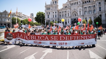 Profesores y familias recorren de nuevo Madrid este domingo ante la "insostenible" situación de la educación pública