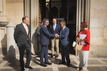04/09/2026 El vicepresidente segundo y consejero de Turismo, Justicia, Desregulación y Administración Local de la Junta de Andalucía, Manuel Gavira, se reúne con el presidente del Tribunal Superior de Justicia de Andalucía (TSJA), Lorenzo del Río, en Granada.
POLITICA ESPAÑA EUROPA JUSTICIA ANDALUCÍA
JUNTA DE ANDALUCÍA