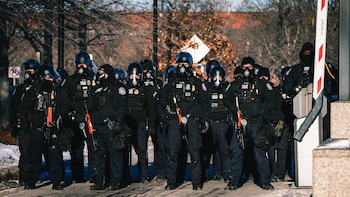 Una fiscal de Minnesota (EEUU) ordena el arresto de un agente del ICE acusado de disparar a un migrante