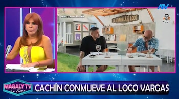 Captura de pantalla dividida con una presentadora en el estudio a la izquierda y dos hombres sentados ante una mesa a la derecha