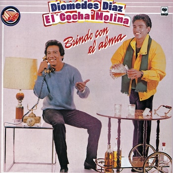 'Sin Medir Distancias', incluida en el álbum 'Brindo con el Alma' de 1986, sigue siendo uno de los temas más reproducidos y recordados del repertorio de Diomedes Díaz - crédito cortesía Sony Music Colombia