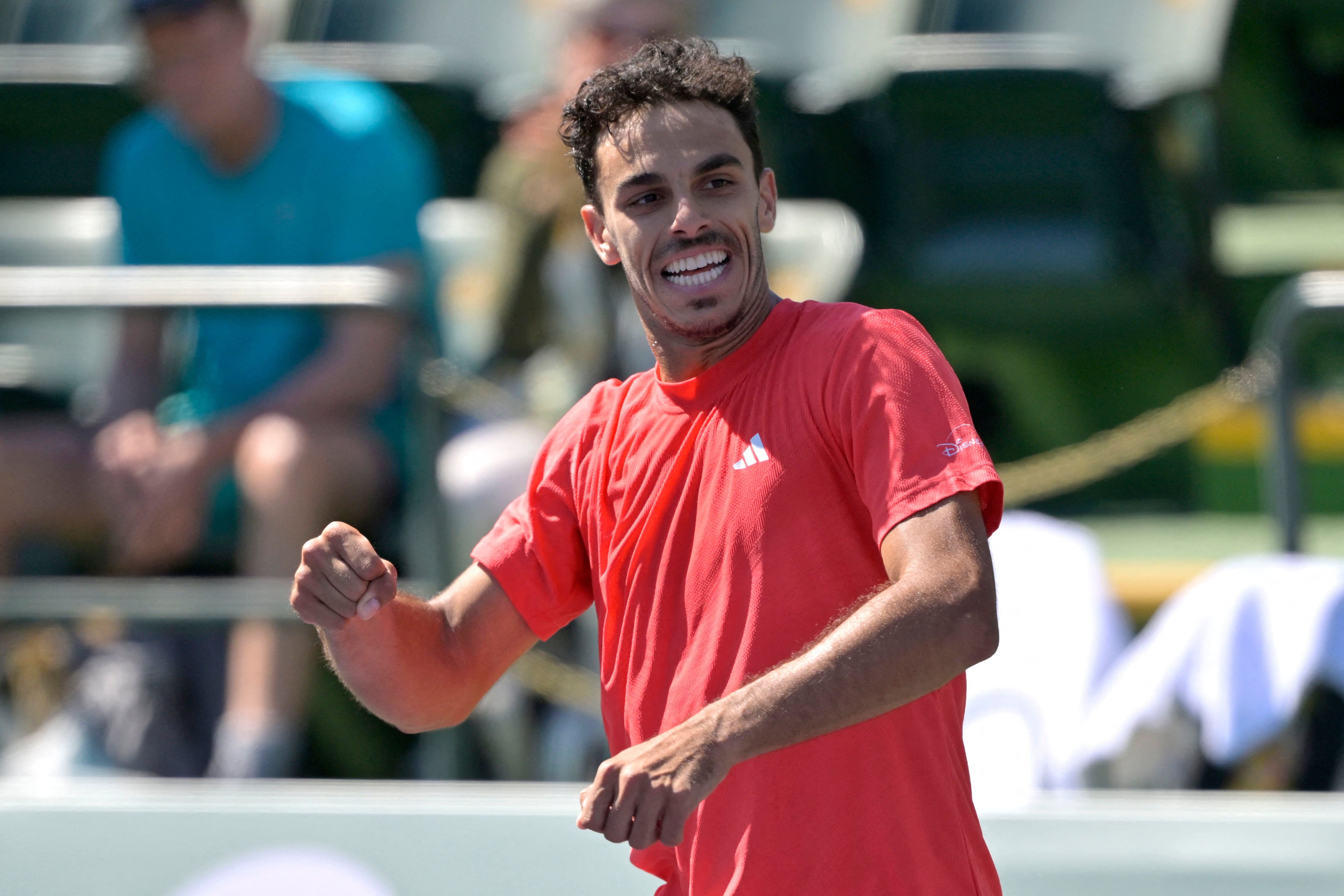 Francisco Cerúndolo celebra su triunfazo ante el Top 10 australiano Alex De Miñaur, en la edición 2025 de Indian Wells (Fuente: Reuters)