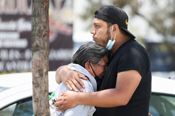 Decenas de personas quedaron bajo