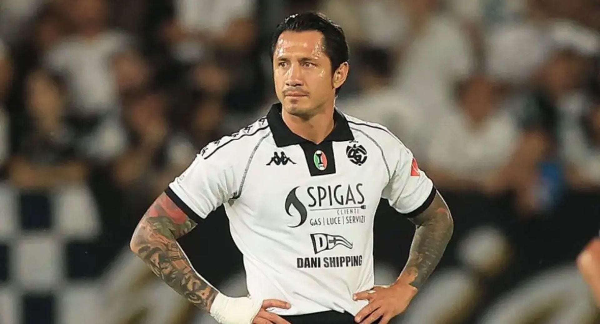 El atacante peruano regresó tras lesión, ingresó en la segunda mitad y contribuyó en el descuento, aunque el equipo no pudo evitar una nueva derrota que lo deja en la penúltima posición del campeonato italiano (Facebook / Spezia Calcio)