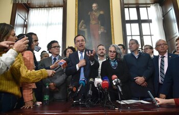 Gobierno sigue moviendo sus fichas